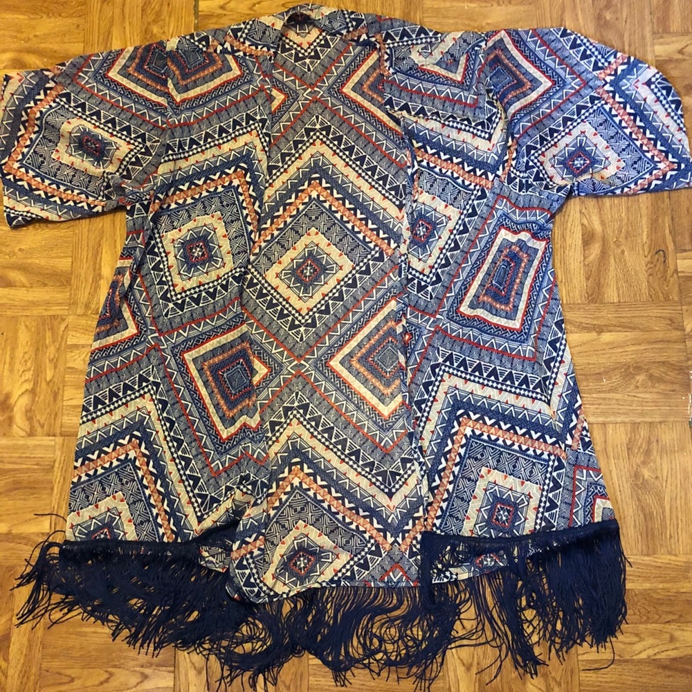 Sheer short-sleeve kimono with fringe